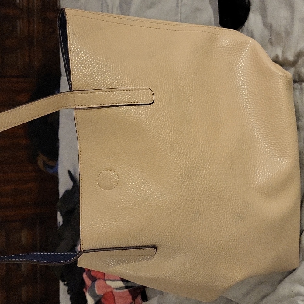 Beige leather shoulder bag